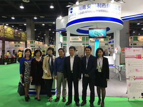 湖南省中醫藥管理局書記黃惠勇蒞臨安邦制藥展位指導，共促企業管理咨詢發展